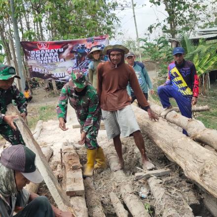 KERJA BAKTI MEMPERBAIKI JEMBATAN